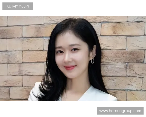 张娜拉:定格青春的甜美笑容,治愈心灵的韩剧女王